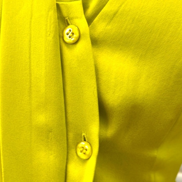 Vibrant Green 100% silk Wrap Blouse - Picture 5 of 6